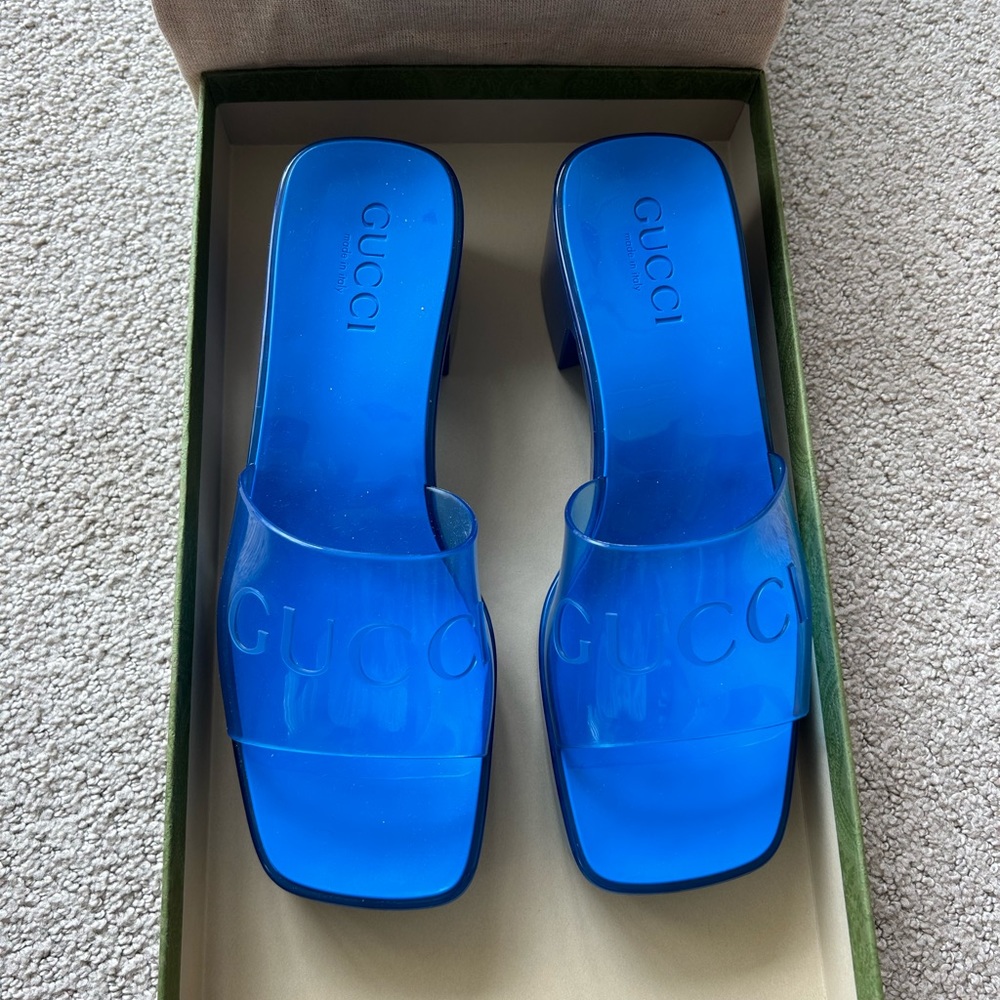 Gucci rubber sandals NWT